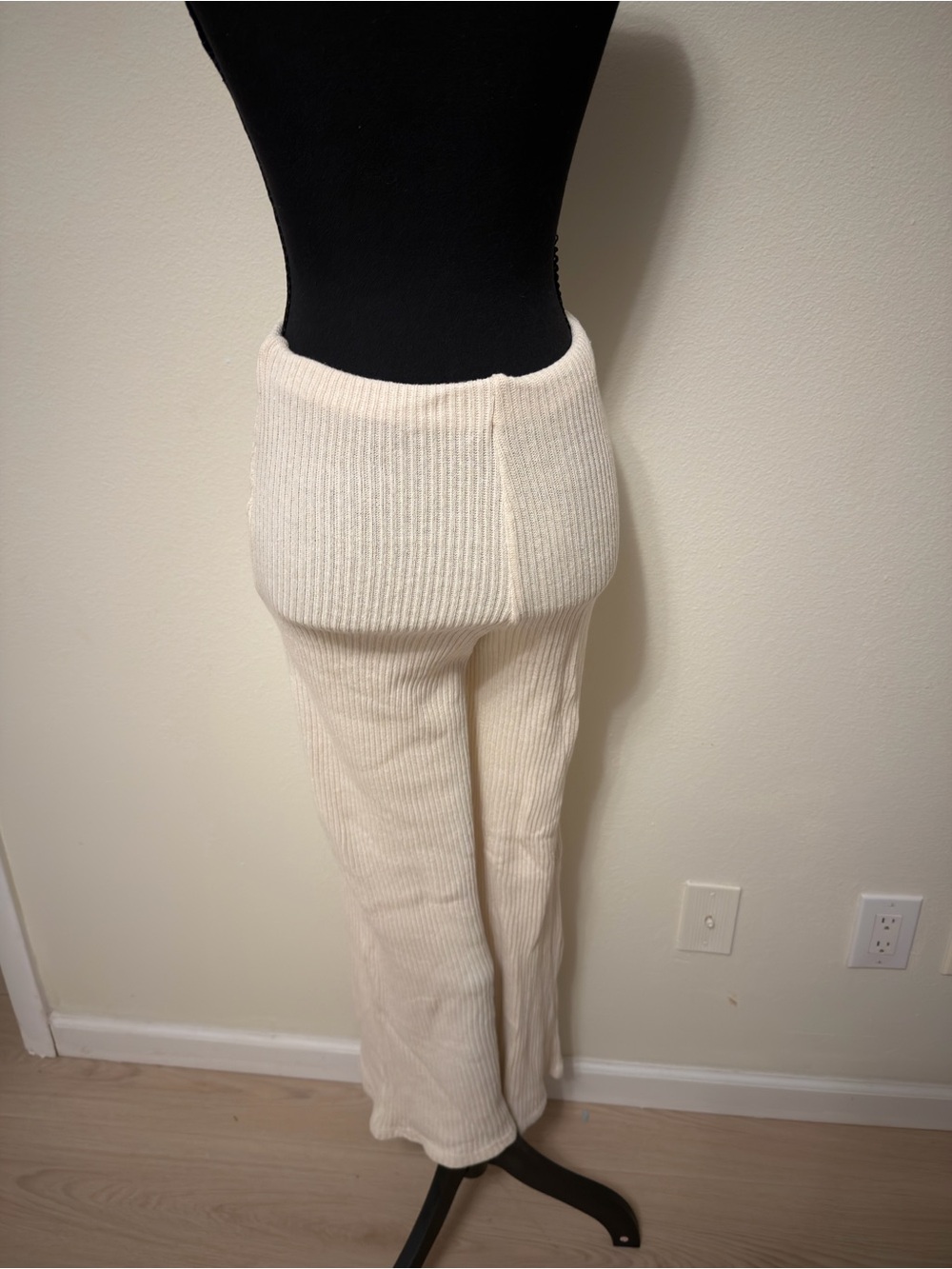 Zara Cream Wide-Leg Rib Knit Pants - Picture 2 of 3